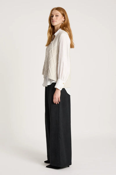 Liora Vest