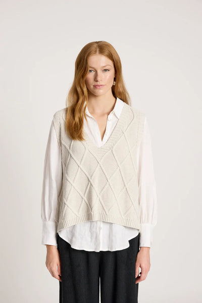 Liora Vest