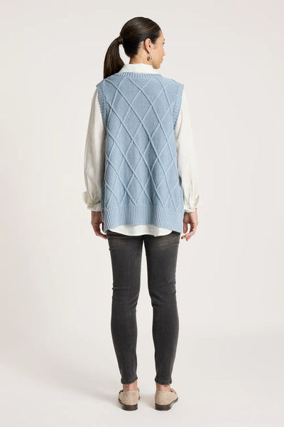 Liora Vest