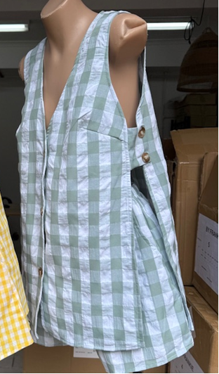 By Frankie Santa Vest