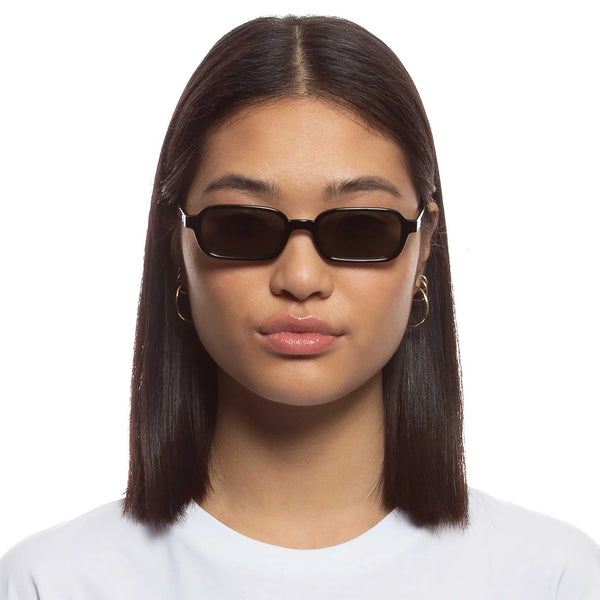 Le Specs Pilferer