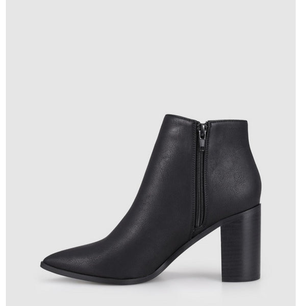 Oscar  Boot