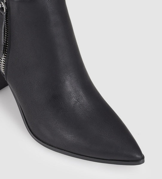 Oscar  Boot